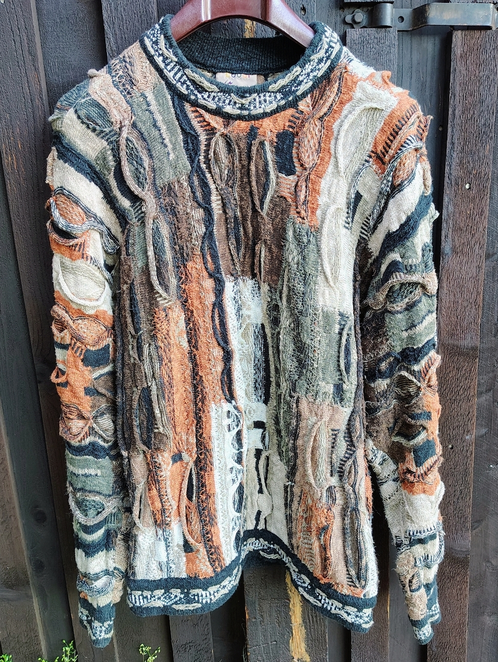 SOLD 4/13 - Men’s COOGI Classic Textured Multicolor  Crewneck Sweater